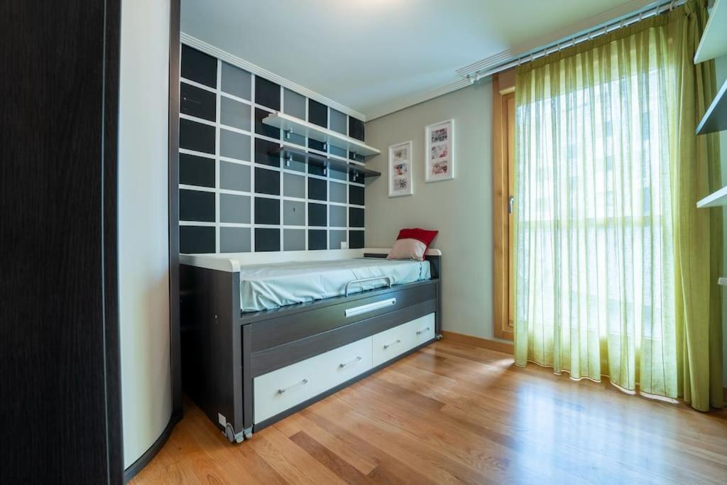 Apartamento En El Corazon De La Ciudad Con Parking Сантандер Екстер'єр фото